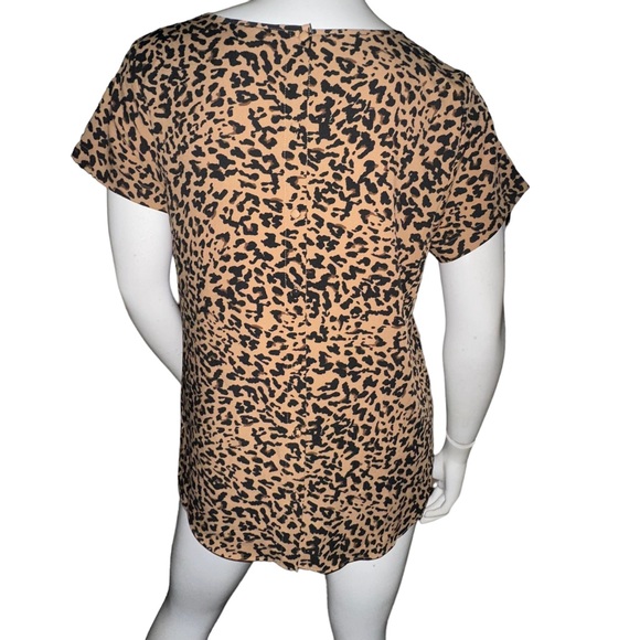 Ava & Viv leopard print buttoned back blouse - Picture 3 of 5